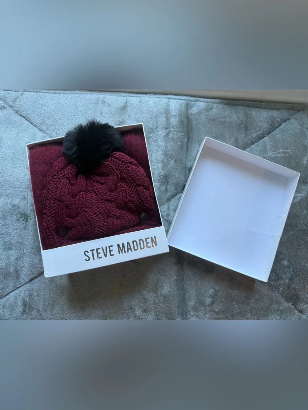 Steve Madden Maroon Hat and Scarf Set